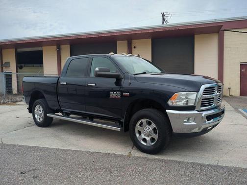 2017 RAM 2500 Big Horn Crew Cab 4x4 6'4' Box