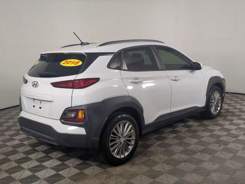 Chalk White 2018 Hyundai KONA SEL