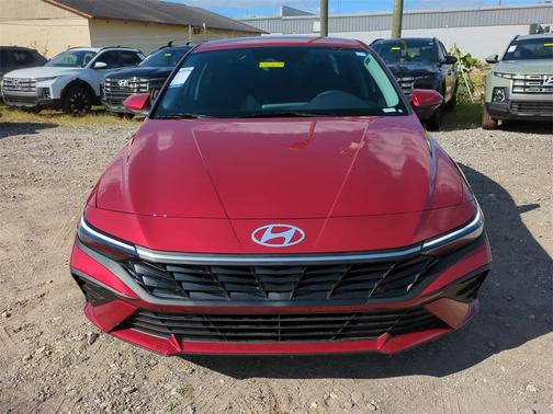 2026 Hyundai ELANTRA SE