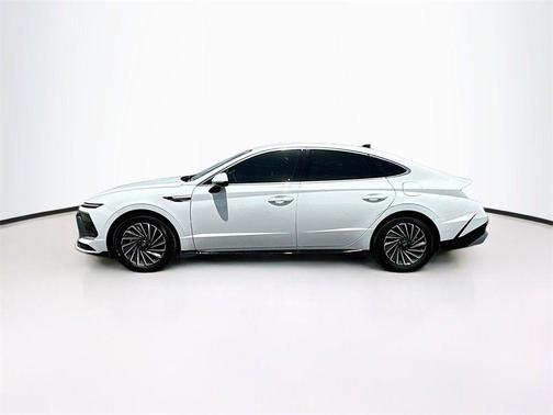 2025 Hyundai SONATA Hybrid SE
