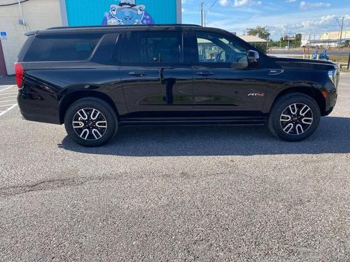 2024 GMC Yukon XL 4WD AT4