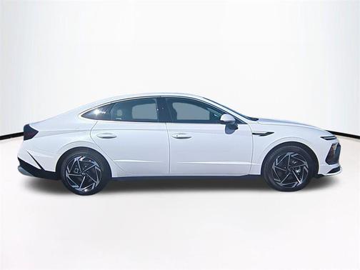 2026 Hyundai SONATA SEL