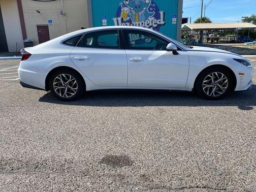 2022 Hyundai SONATA SEL