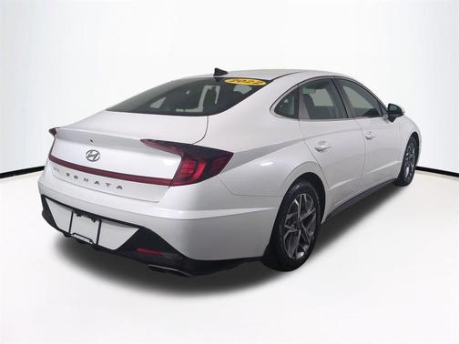 2022 Hyundai SONATA SEL