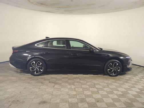 Onyx Black 2024 Hyundai SONATA SEL