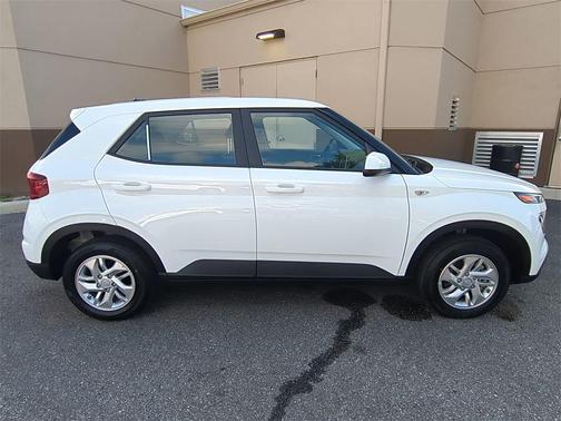 2026 Hyundai VENUE SE
