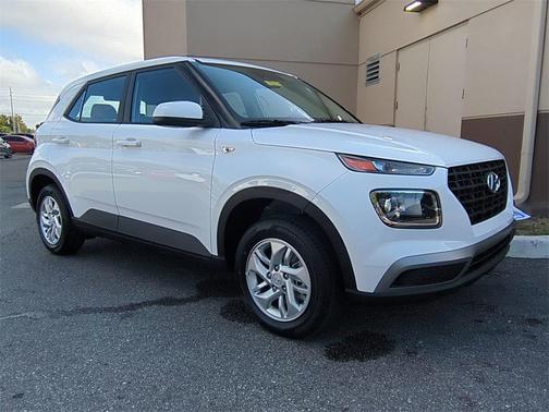 2026 Hyundai VENUE SE