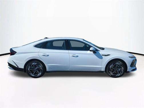 2026 Hyundai SONATA SEL