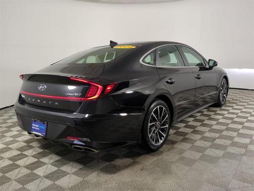 2022 Hyundai SONATA Limited
