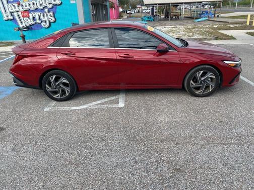 2024 Hyundai ELANTRA Limited