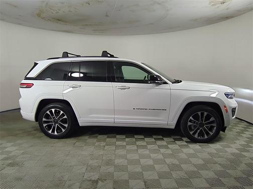 2022 Jeep Grand Cherokee Overland