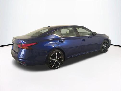 Deep Blue Pearl 2024 Nissan Altima SR FWD