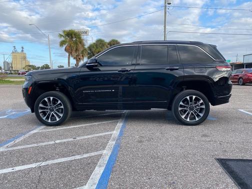 2022 Jeep Grand Cherokee 4xe Overland