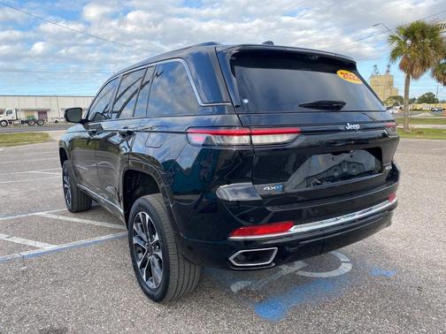 2022 Jeep Grand Cherokee 4xe Overland