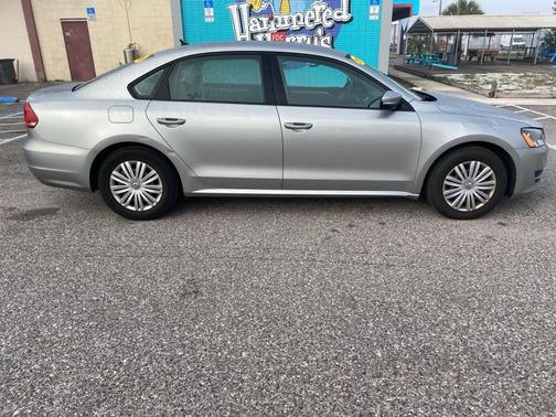2014 Volkswagen Passat 1.8T Auto S