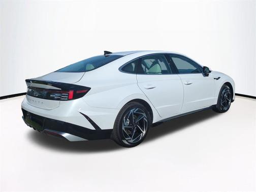 2026 Hyundai SONATA SEL