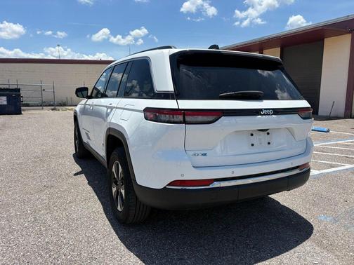 Bright White Clearcoat 2024 Jeep Grand Cherokee 4xe Base