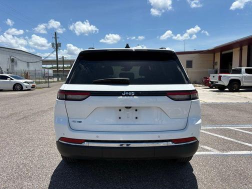 Bright White Clearcoat 2024 Jeep Grand Cherokee 4xe Base