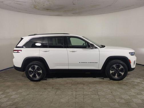 Bright White Clearcoat 2024 Jeep Grand Cherokee 4xe Base