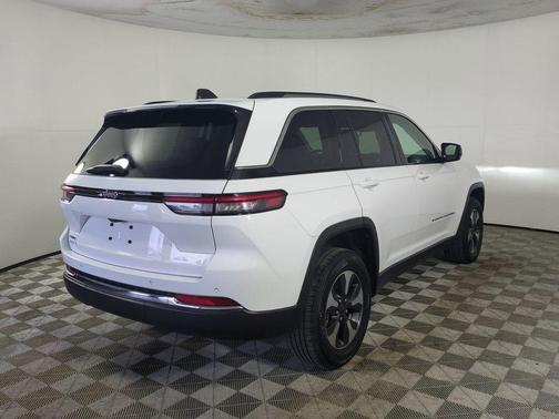 Bright White Clearcoat 2024 Jeep Grand Cherokee 4xe Base