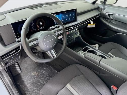 2025 Hyundai SONATA Hybrid SE