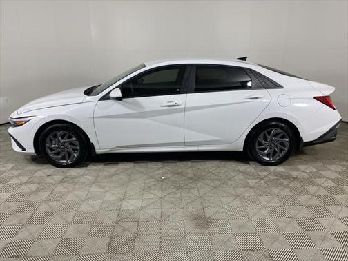 2024 Hyundai ELANTRA HEV Blue