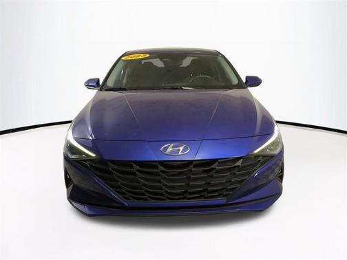 2023 Hyundai ELANTRA SE