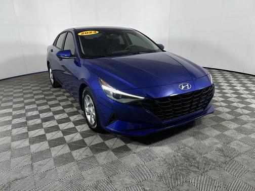 2023 Hyundai ELANTRA SE