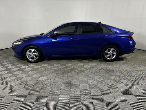 2023 Hyundai ELANTRA SE