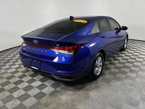 2023 Hyundai ELANTRA SE