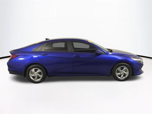 2023 Hyundai ELANTRA SE