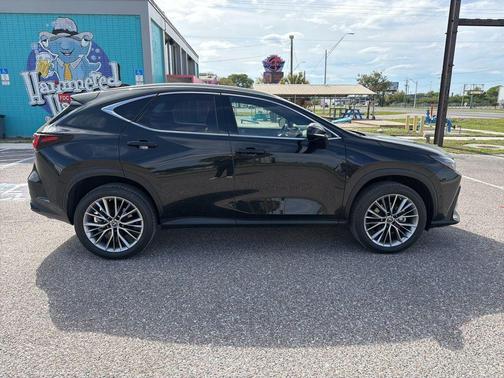 2022 Lexus NX 350h Luxury