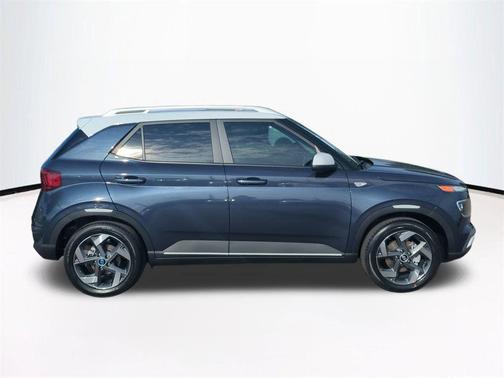 Denim w/White Roof 2026 Hyundai VENUE SEL w/Two-Tone Roof