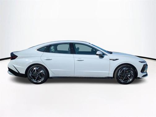 2026 Hyundai SONATA SEL