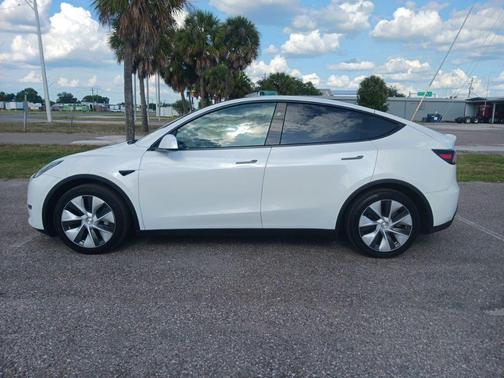 2024 Tesla Model Y Long Range Dual Motor All-Wheel Drive