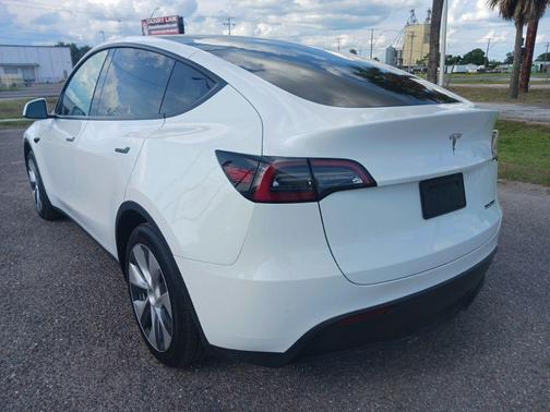 2024 Tesla Model Y Long Range Dual Motor All-Wheel Drive