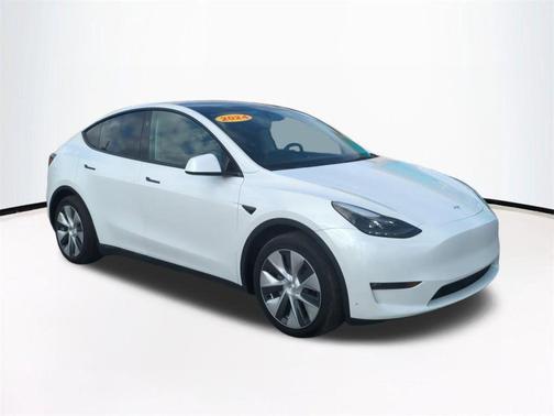 Pearl White Multi-Coat 2024 Tesla Model Y Long Range Dual Motor All-Wheel Drive