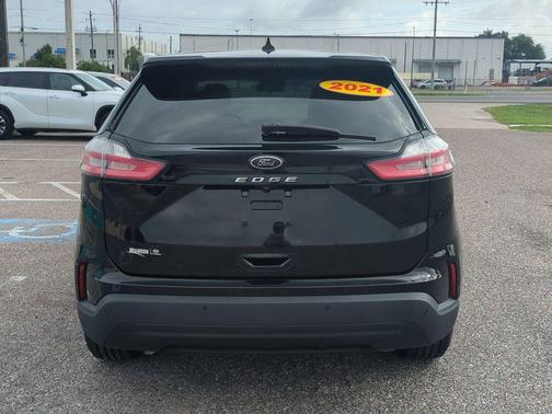 Agate Black Metallic 2021 Ford Edge SE