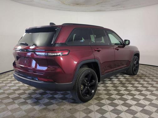 2024 Jeep Grand Cherokee Altitude