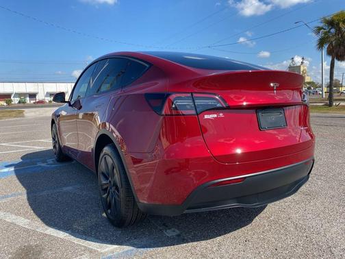 2025 Tesla Model Y Long Range Dual Motor All-Wheel Drive