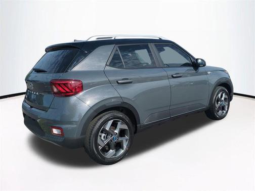 Black 2026 Hyundai VENUE SEL w/Two-Tone Roof