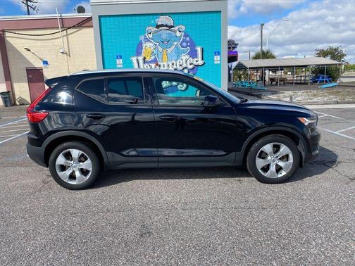 2019 Volvo XC40 T5 R-Design