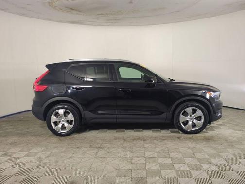 2019 Volvo XC40 T5 R-Design