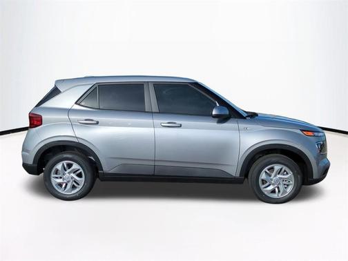 2025 Hyundai VENUE SE