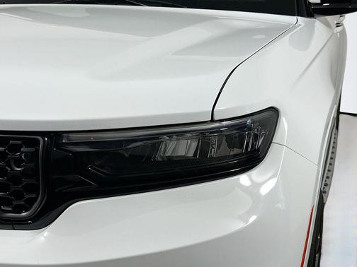 Bright White Clearcoat 2024 Jeep Grand Cherokee L Summit Reserve