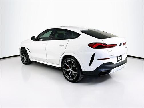 2021 BMW X6 M50i