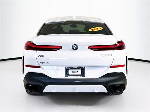 2021 BMW X6 M50i