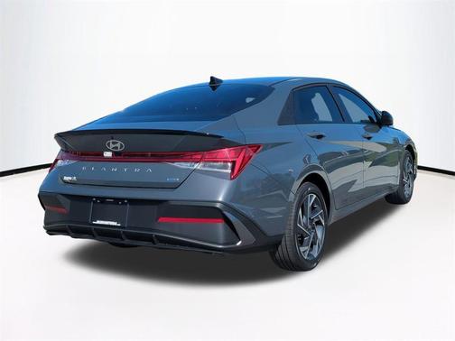 2025 Hyundai ELANTRA HEV SEL Sport