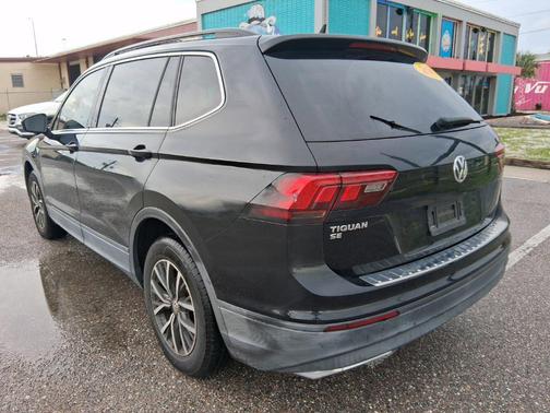 Deep Black 2019 Volkswagen Tiguan 2.0T SE