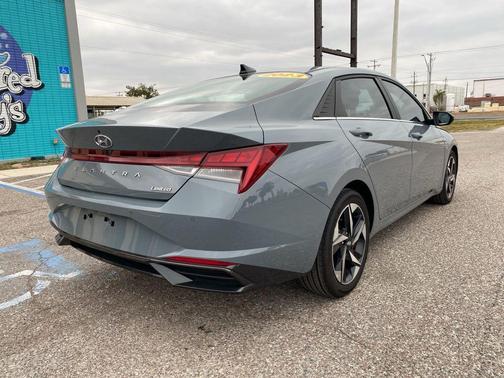 2023 Hyundai ELANTRA Limited